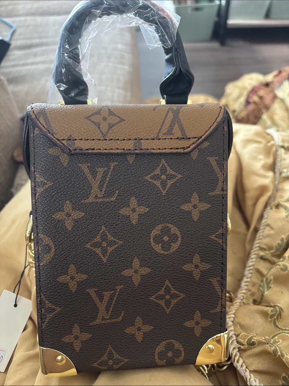 Louis Vuitton Brown Mini Trunk Bag in Monogram Canvas Nwot. Source Unknown - Picture 2 of 3